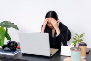 How to Manage Anxiety Triggers in a Hyperconnected World